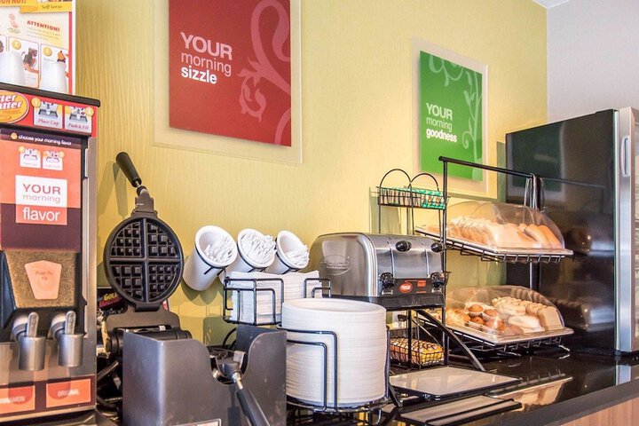 Breakfast/Coffee Service 30 of 33