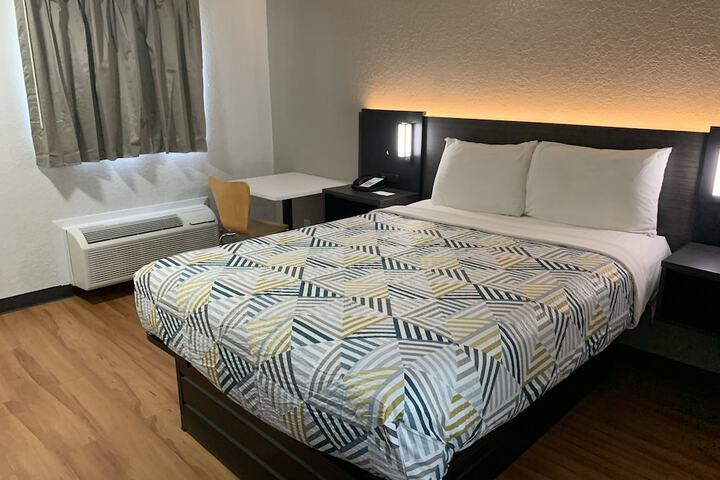 Room 14 of 24