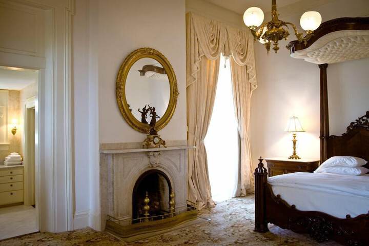 Room 21 of 43