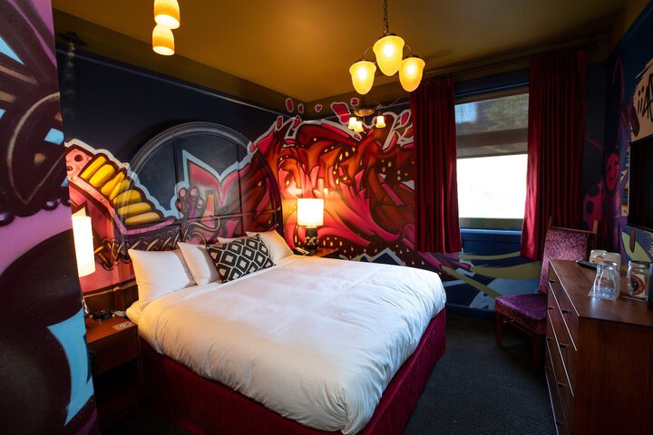 Room 27 of 41