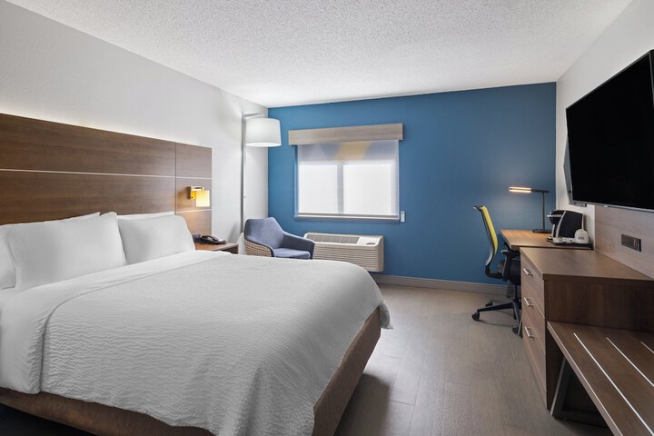 Holiday Inn Express Sheboygan-Kohler by IHG