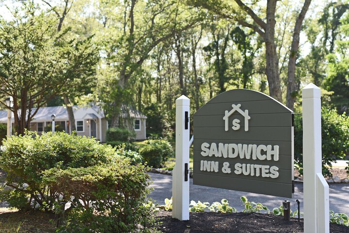 Sandwich Inn and Suites