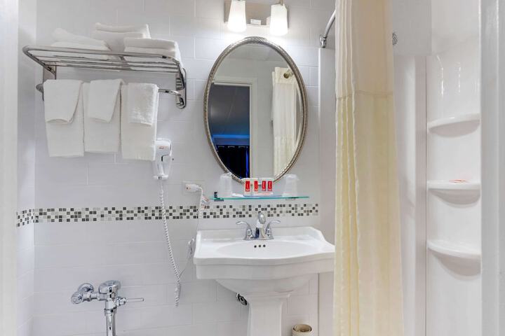 Econo Lodge Hicksville - Long Island