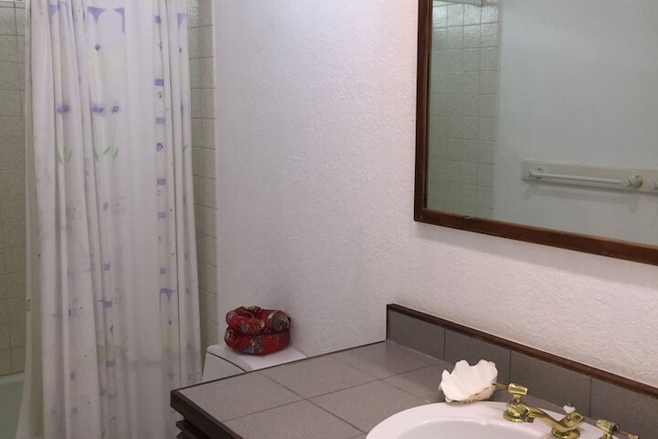 Room 14 of 36