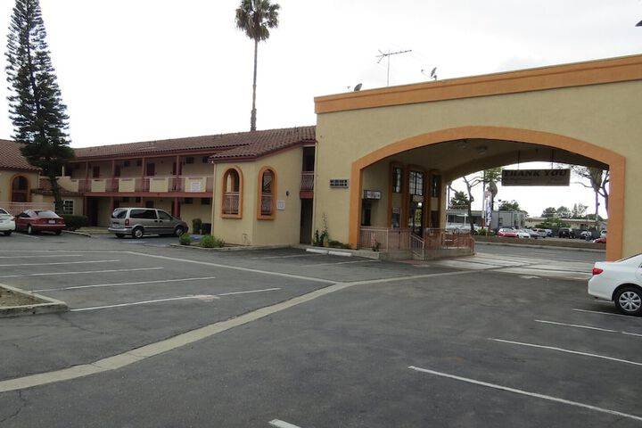Hotel 4 of 58