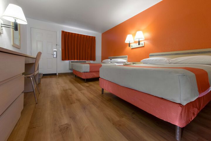 Motel 6 Saint Joseph MO