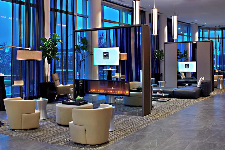 Lounge 47 of 55