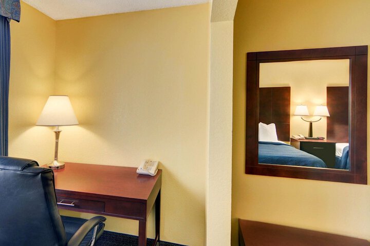 Room 15 of 28
