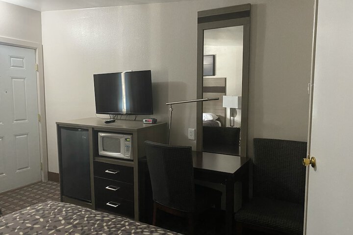 Room 52 of 76