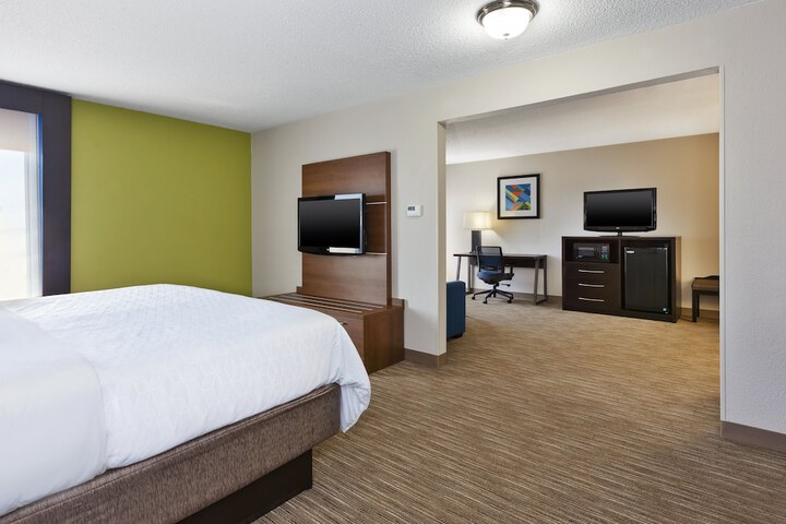 Room 14 of 40