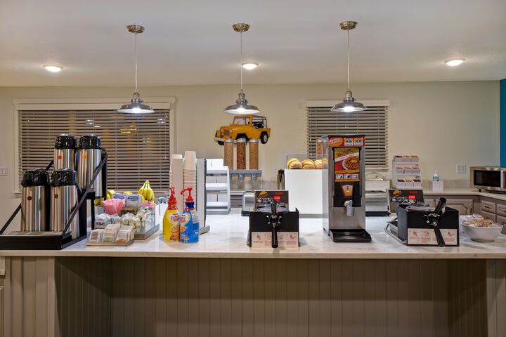 Breakfast/Coffee Service 37 of 42