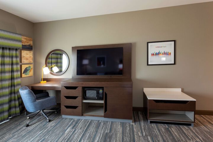 Room 12 of 30