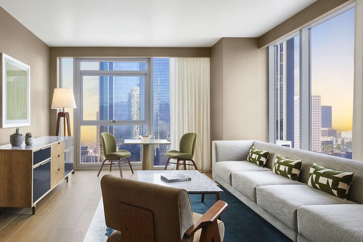 Room 104 of 274
