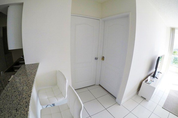 Room 17 of 30