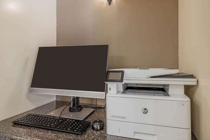 Business Center 21 of 21