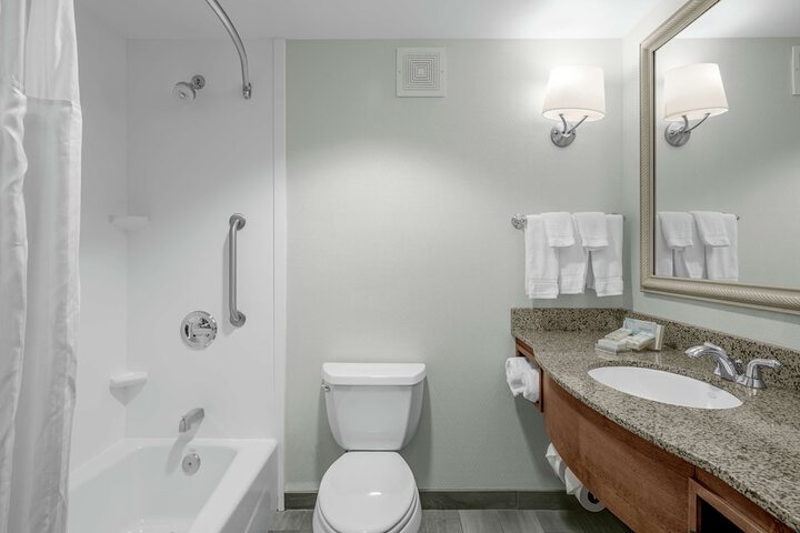 Room 32 of 49