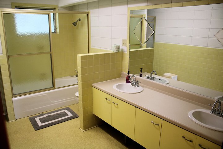 Room 42 of 92