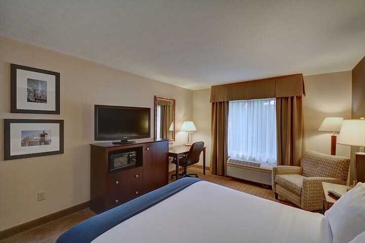 Room 14 of 36