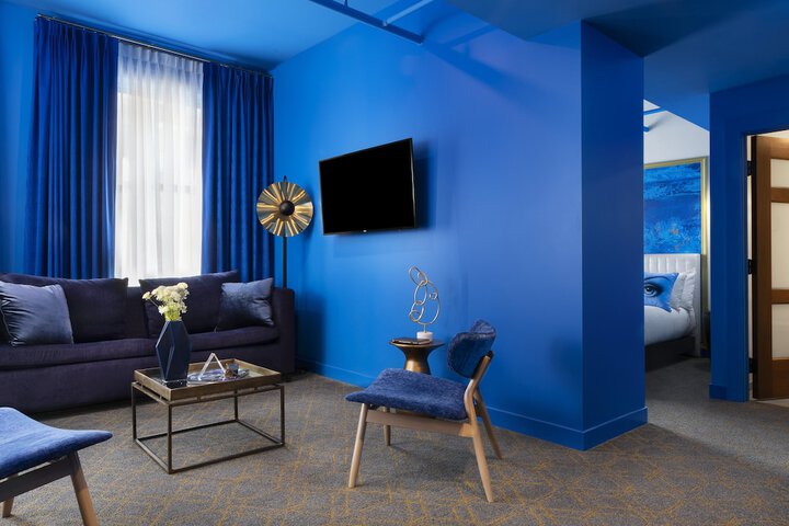 Room 53 of 78