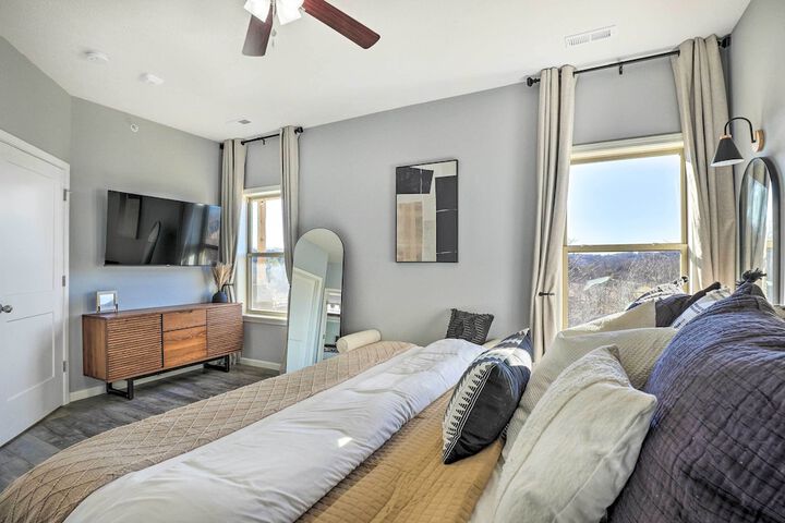 Reeds Spring Condo 3 Mi to Silver Dollar City!