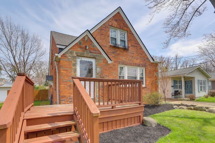 Walk to Lake Erie: Chic Home Private Yard & Deck