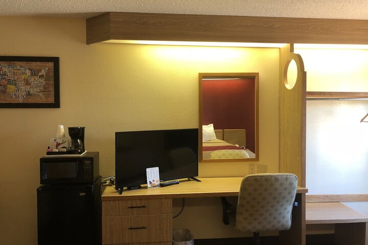 Room 32 of 44