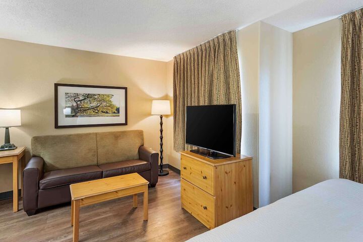 Room 11 of 30