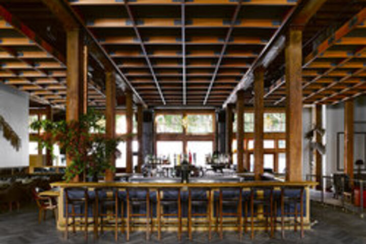 Lounge 85 of 105