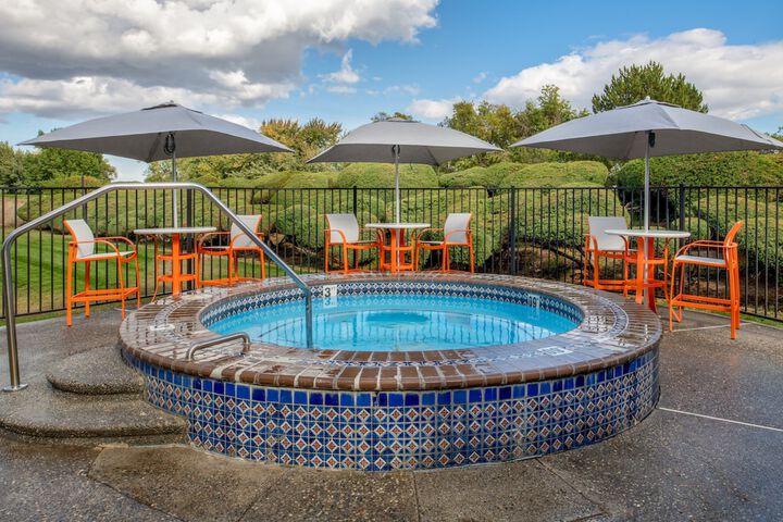 Pool 10 of 42