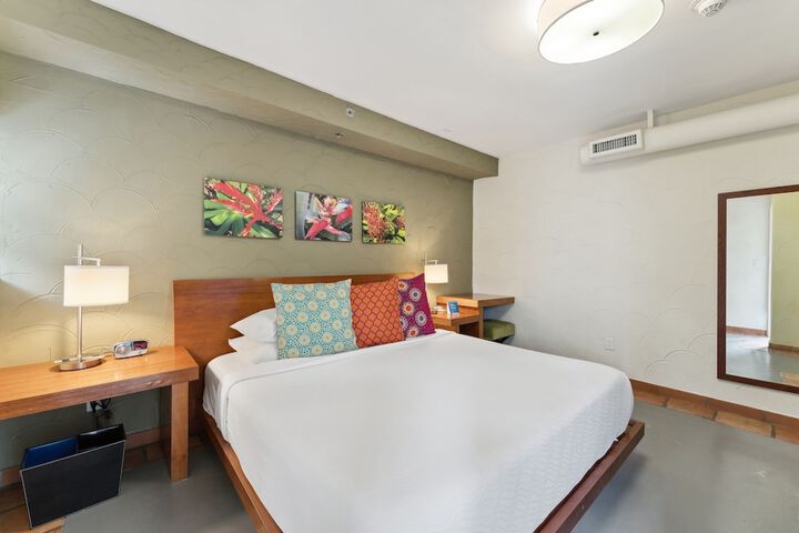 Room 19 of 84