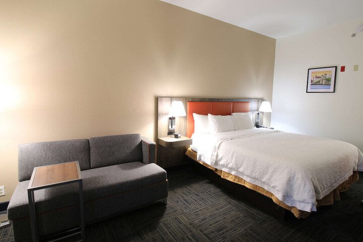 Room 28 of 44