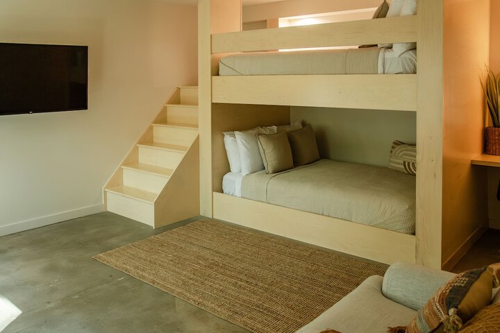 Brut Hotel