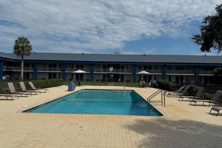 Pool 4 of 22
