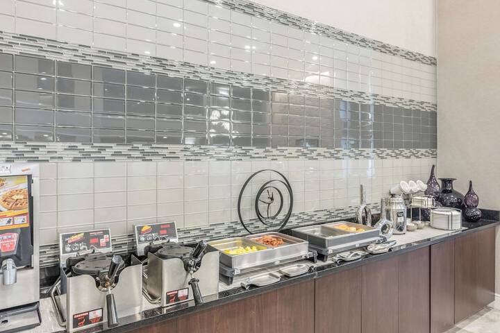 La Quinta Inn & Suites by Wyndham Denver Tech Center