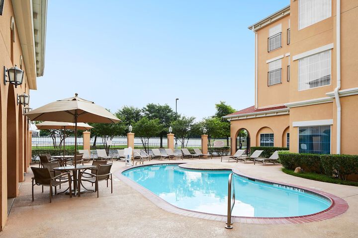 Pool 4 of 23
