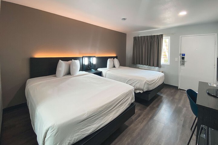 Room 27 of 29