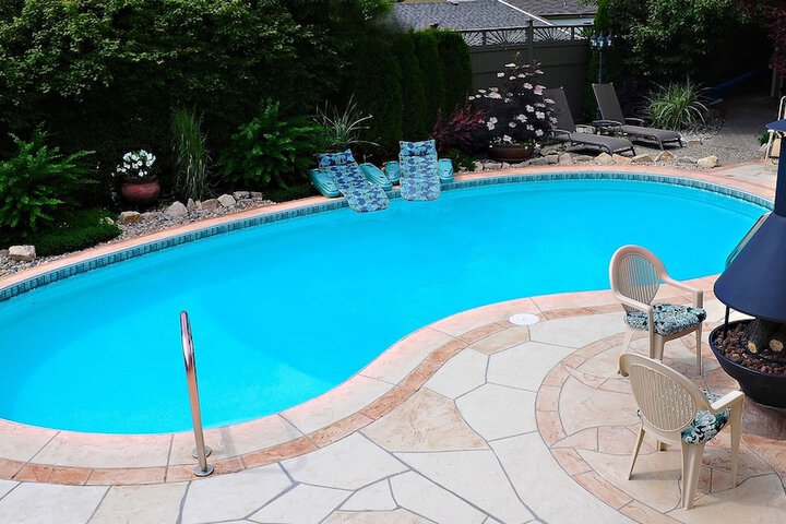 Pool 21 of 49