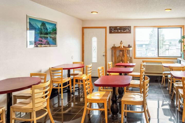 Econo Lodge Inn & Suites Madras