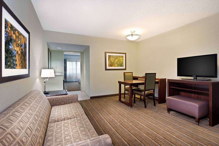 Embassy Suites by Hilton Parsippany
