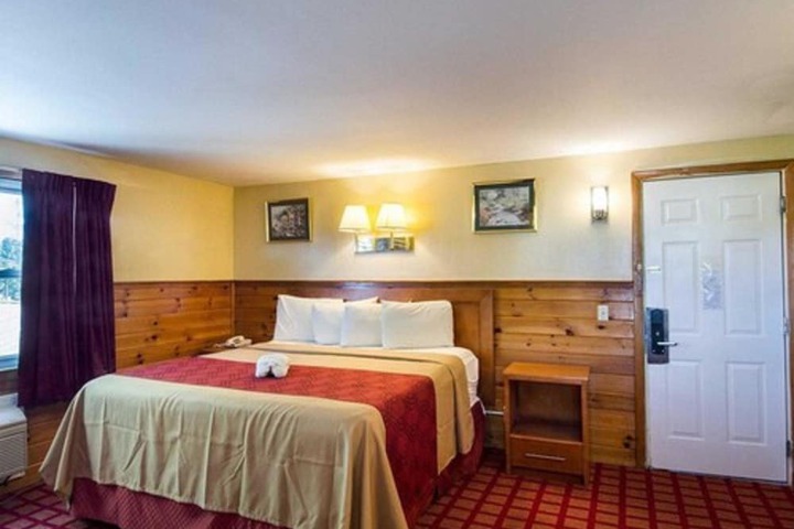 Room 15 of 25