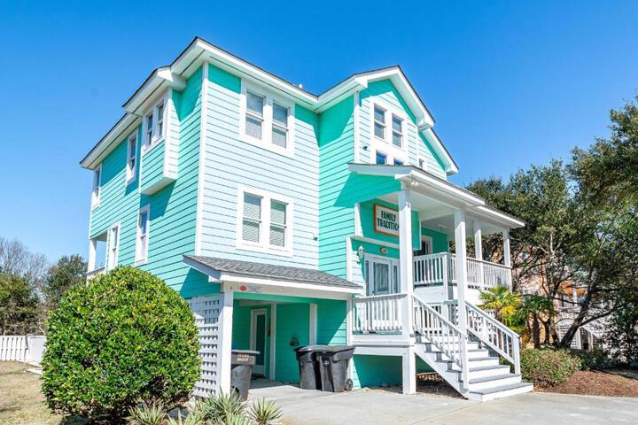 Family Tradition - Duck Landing Oceanside, 130 Yds to Beach, Pool, Hot Tub, Tiki Bar