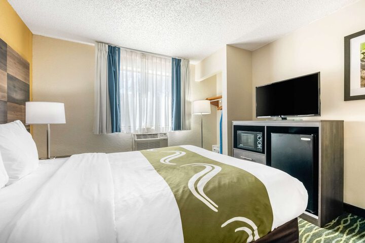 Room 14 of 37