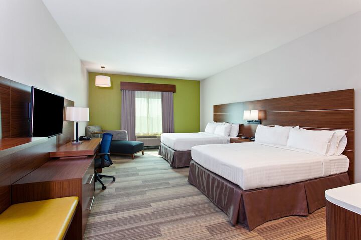 Room 25 of 43