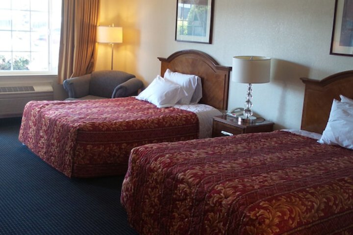 Room 8 of 34