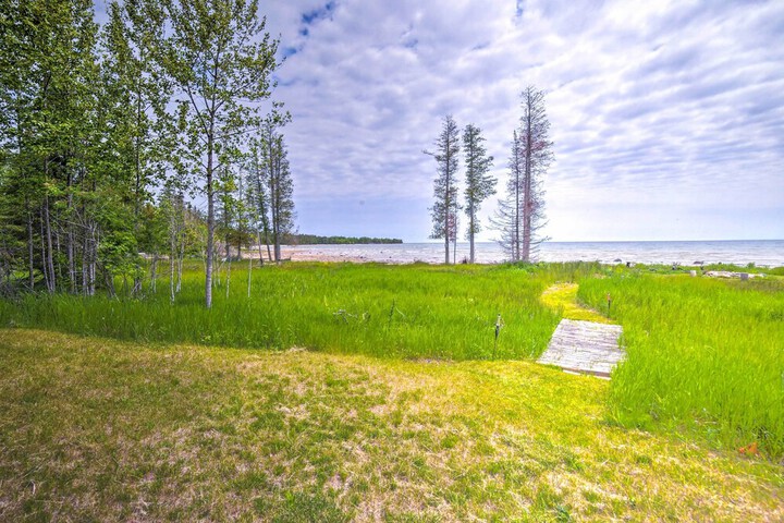Secluded Lake Michigan Home: Private Fire Pit