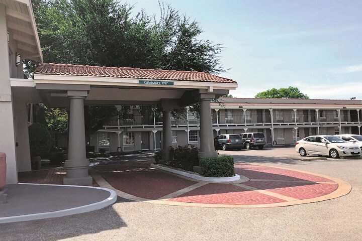 Hotel 6 of 102
