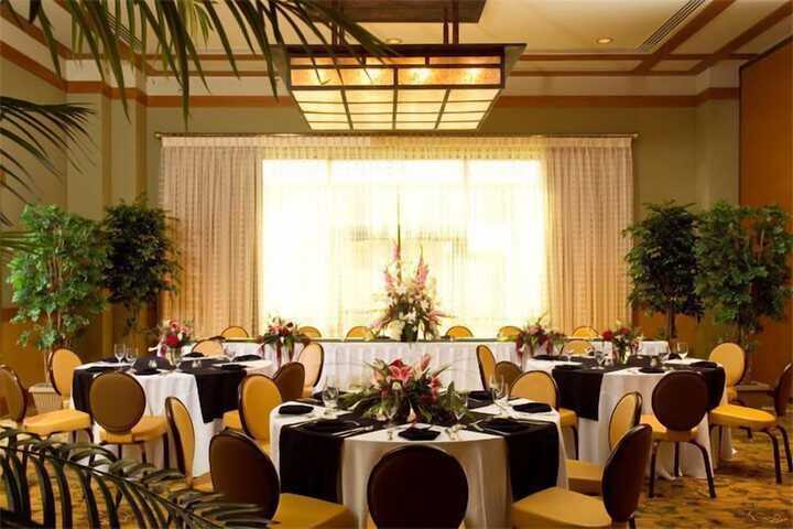 Ballroom/Hall 30 of 43