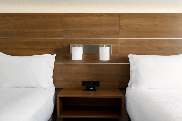 Room 21 of 37
