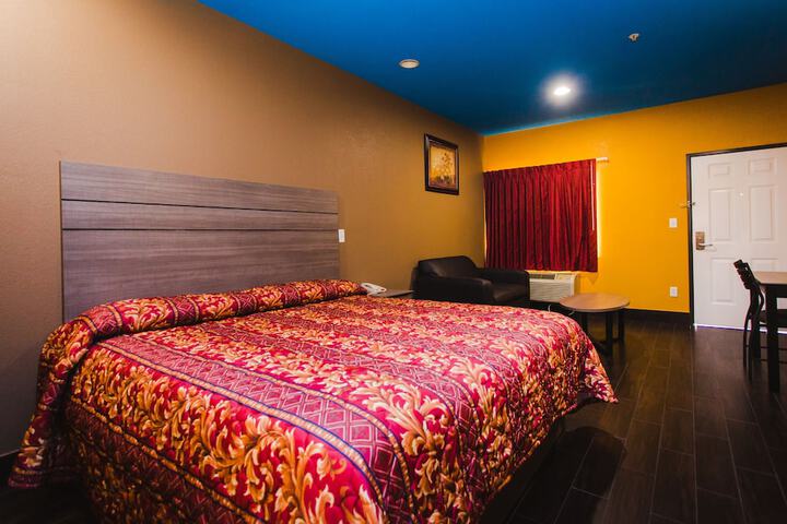 Room 20 of 38