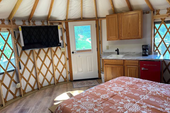 Mountain Aire Cottages Inn & Glamping